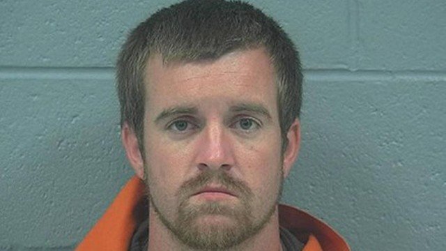 Homem é preso ao ser flagrado fazendo sexo com pônei