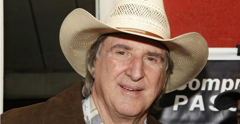 Sérgio Reis está internado e passa por cirurgia em São Paulo