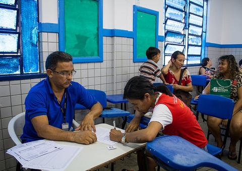 'Prefeitura + Presente' oferta serviços de saúde e emissão de documentos em Manaus