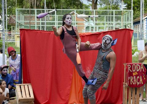 'Roda na Praça' leva apresentações circenses para zona Sul de Manaus