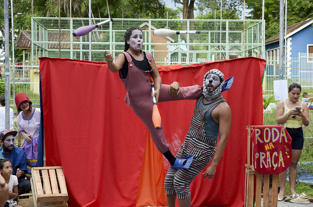 'Roda na Praça' leva apresentações circenses para zona Sul de Manaus