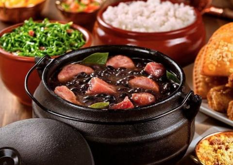 A Grande Família promove feijoada para anunciar samba-enredo 2019