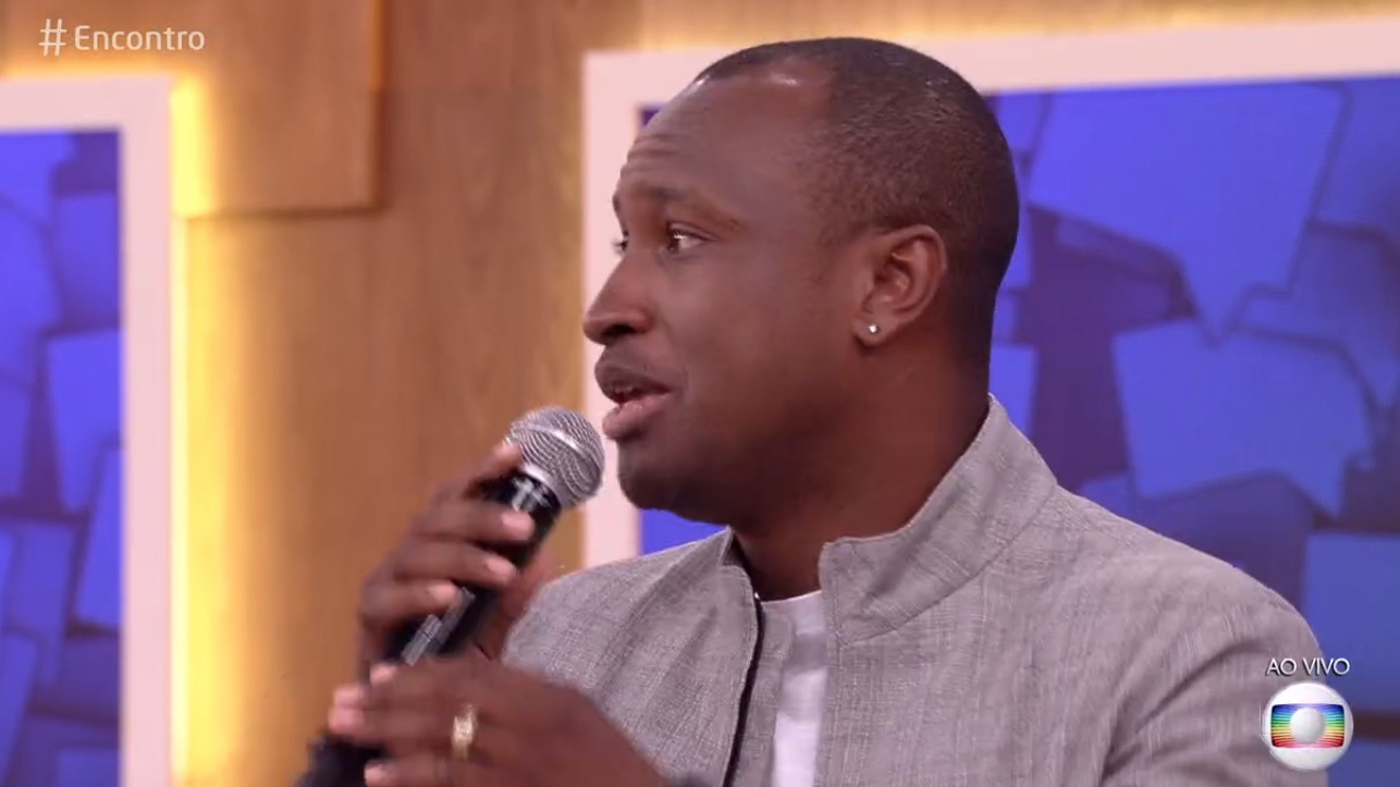 Thiaguinho gagueja com pergunta sobre traição de Fátima Bernardes e dá o que falar