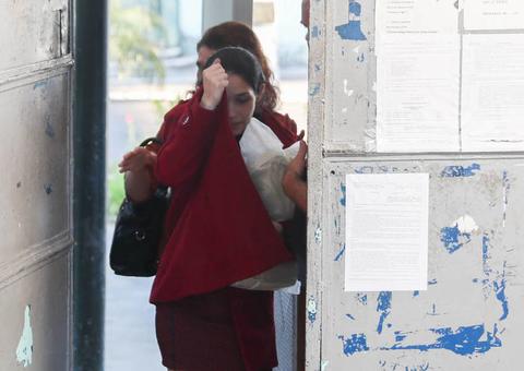 Namorada de Dr. Bumbum deixa prisão no Rio de Janeiro