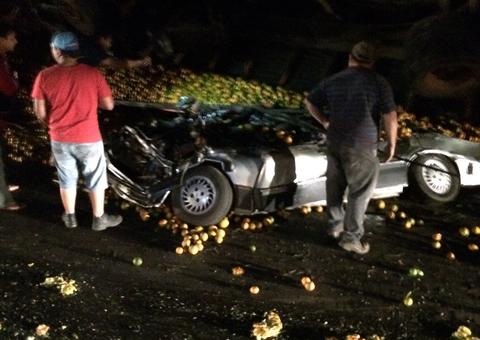 Família de cantora gospel morre após ter carro esmagado por carga de laranja
