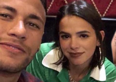  Depois da Grécia, Bruna Marquezine visita Neymar em Paris