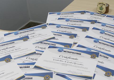 Suspeito de vender certificados falsos é preso em Manaus