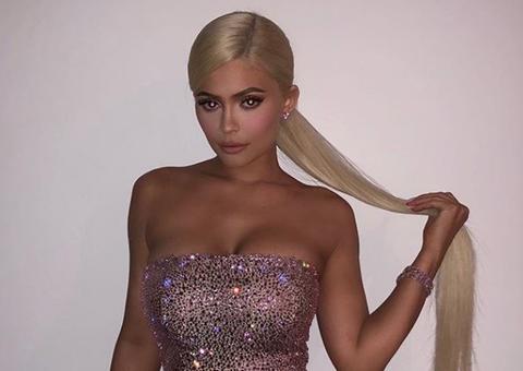 Rapper Travis Scott dá carrão milionário a Kylie Jenner em aniversário de 21 anos  