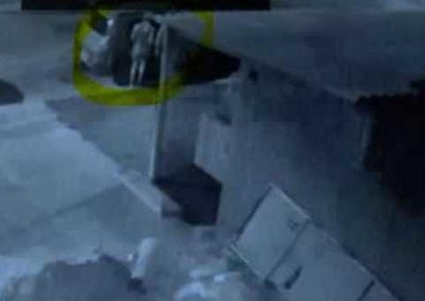 Vídeo flagra jovem entrando no carro do namorado horas antes de ser encontrada morta