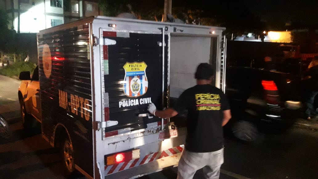  Mulher é morta enforcada e corpo é jogado de carro em Manaus