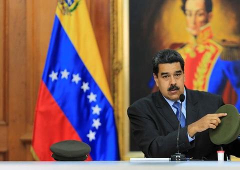Maduro acusa ex-presidente da Colômbia de ordenar atentado