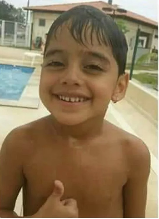 Criança de 9 anos morre vítima de bala perdida em Manaus; namorado da mãe era alvo