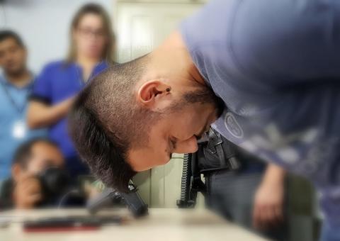 Em Manaus, suspeito de fazer arrastões é preso após esquecer celular em carro durante tiroteio