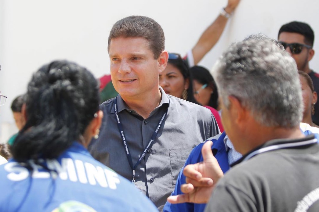 Marcos Rotta aceita convite de Amazonino e CMM autoriza licença 