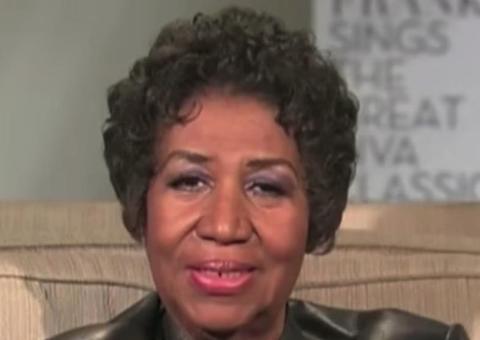 Em estado grave, Aretha Franklin está consciente e recebendo tratamento em casa
