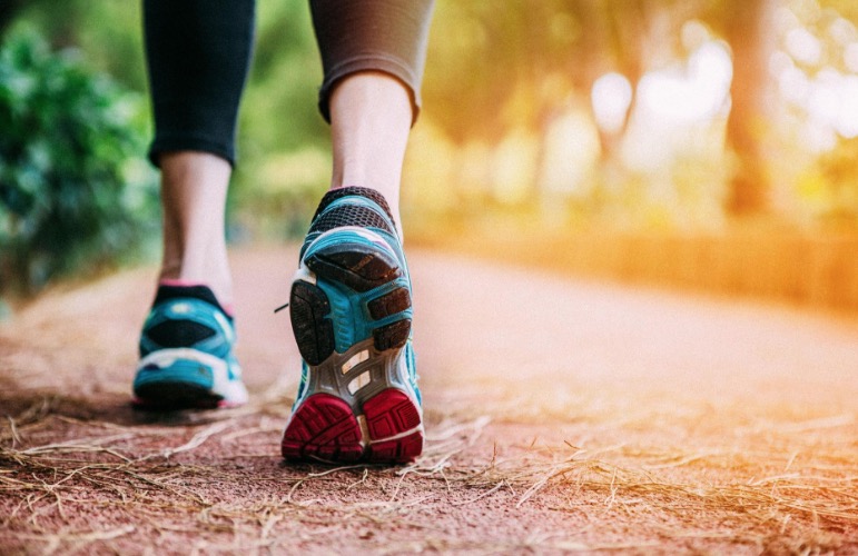 Caminhada emagrece e gera muitos outros benefícios ao corpo