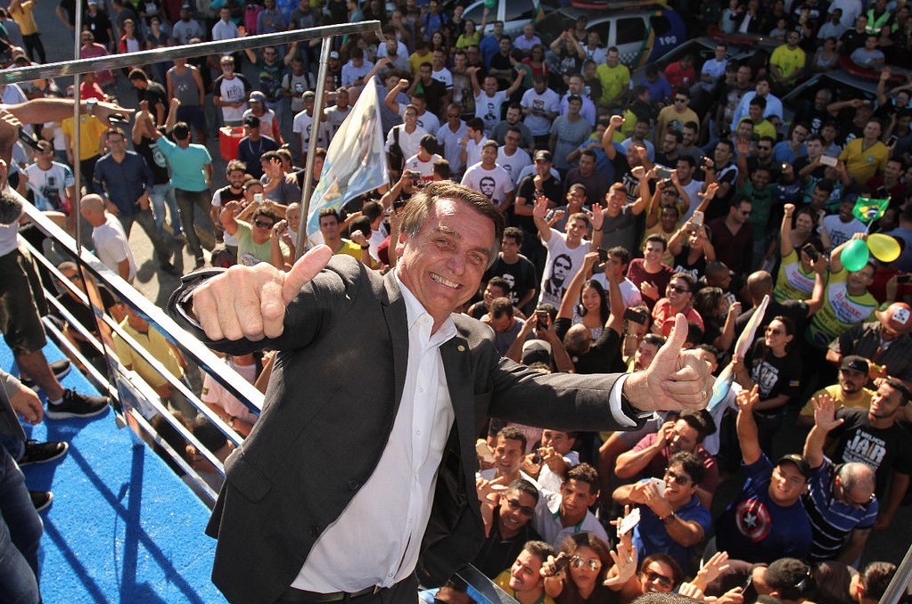 Bolsonaro registra candidatura e declara possuir R$ 2,3 milhões em bens