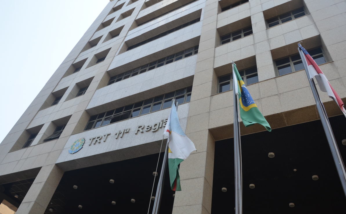 TRT mantém justa causa de funcionária que jogou faca em colega 