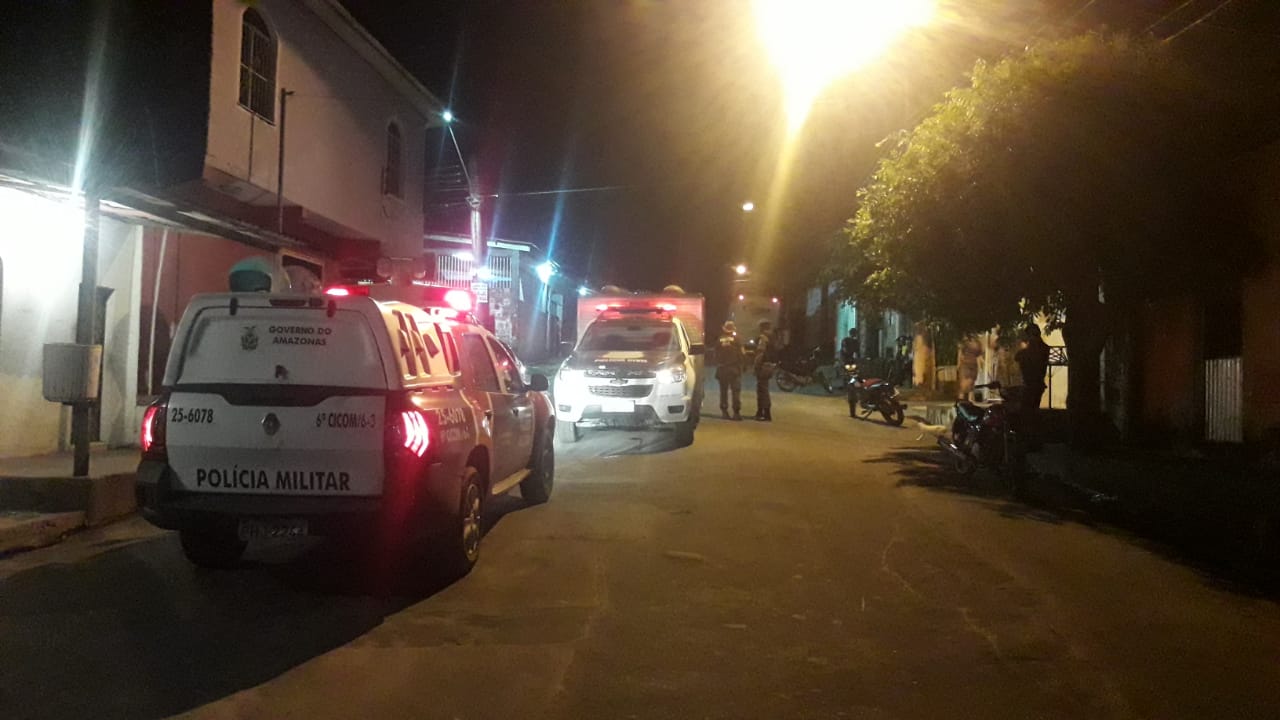Homem é alvejado a tiros após sair de igreja em Manaus