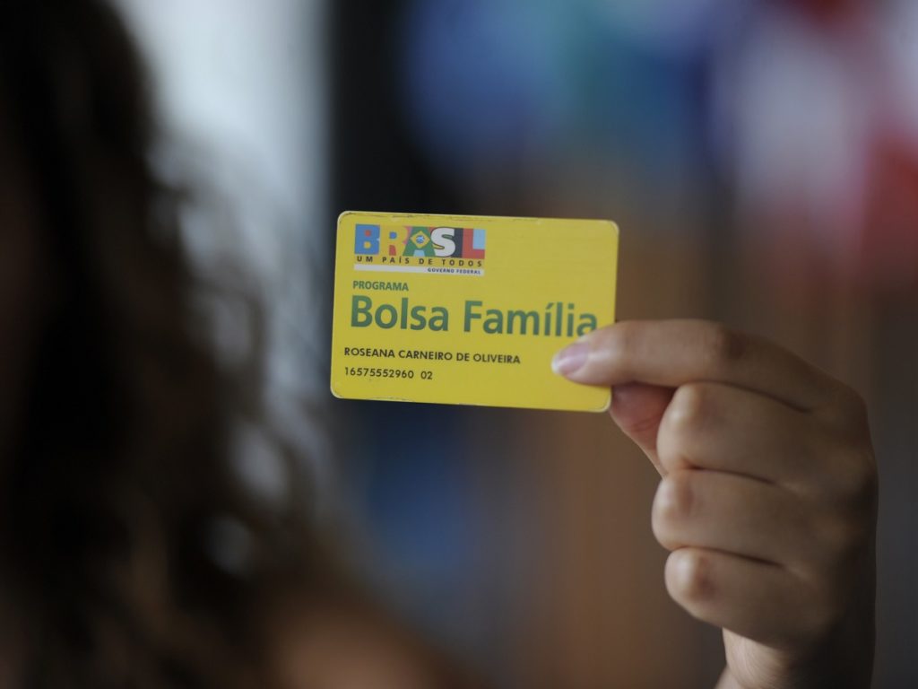 Casal tenta pagar motel com Bolsa Família e vai parar na delegacia