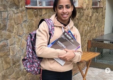 MC Loma rebate críticas por estudar em escola pública