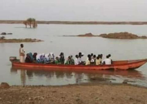 Naufrágio mata 23 crianças que tentavam chegar à escola