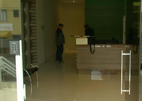 Família de advogada morta por marido contrata perito particular