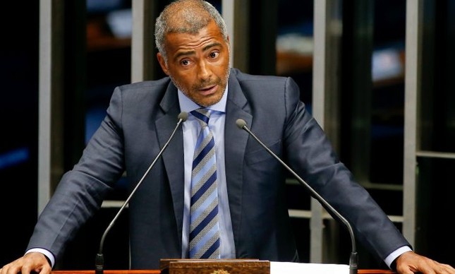 Justiça determina penhora de casa de R$ 6,4 milhões de Romário para quitar dívidas
