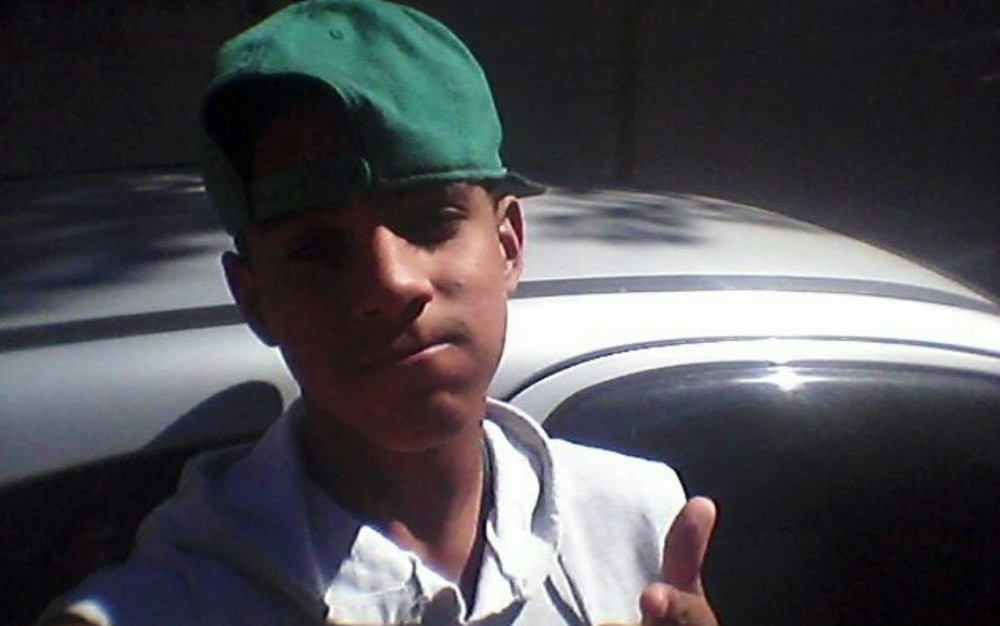 Polícia prende suspeito de matar adolescente que entregou celular em assalto