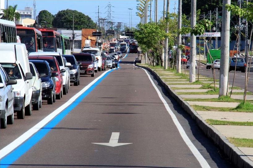 Faixa azul volta a ser de uso exclusivo em Manaus