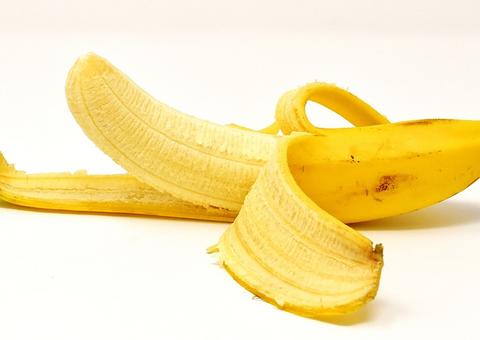 Homem tem pênis 'quebrado' ao receber abraço do filho