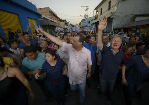 Caminhada na zona Norte abre campanha de Omar e Bisneto