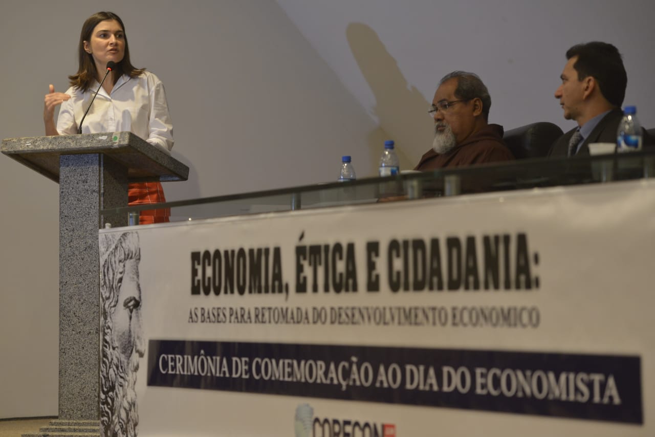 Rebecca anuncia modernização na economia e na educação do Amazonas 