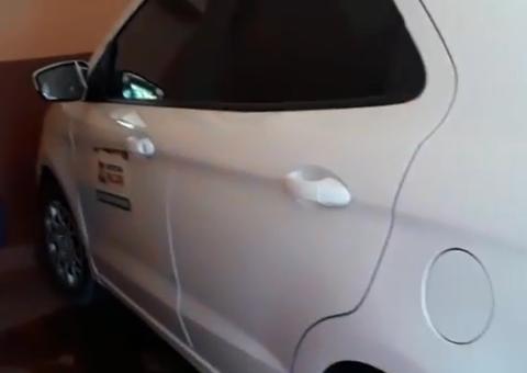 Servidor é afastado após parar carro oficial da prefeitura em motel