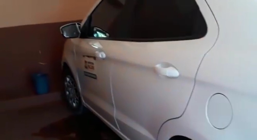 Servidor é afastado após parar carro oficial da prefeitura em motel