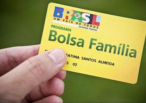 Projeto cria benefício extra ao Bolsa Família para estudantes com bom desempenho escolar