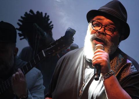 Jorge Aragão é internado e passa por cirurgia às pressas no coração