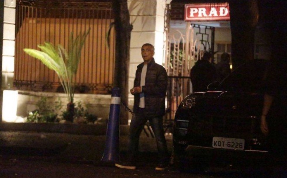 Justiça apreende mais um carro de luxo de Romário avaliado em R$ 350 mil