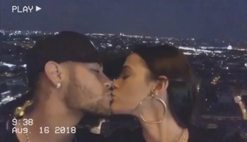 Neymar e Bruna Marquezine fazem programa mega-romântico em Paris