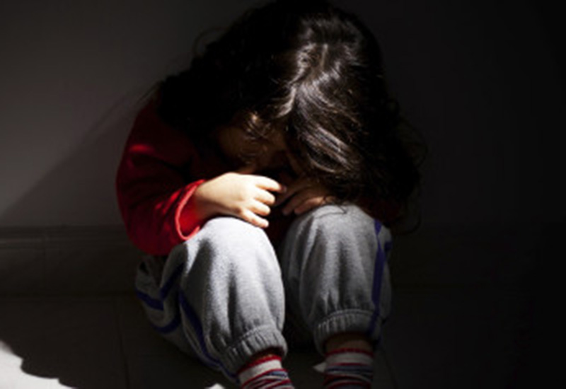 Adolescentes são detidos suspeitos de estuprar vizinha de 6 anos