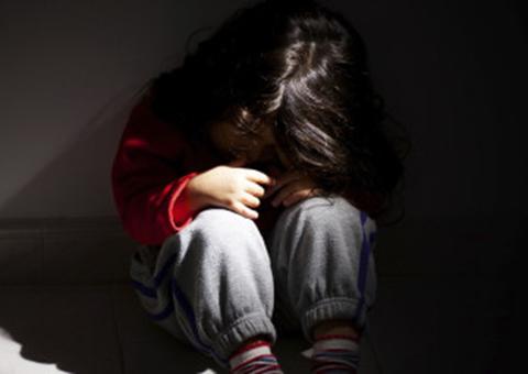 Adolescentes são detidos suspeitos de estuprar vizinha de 6 anos