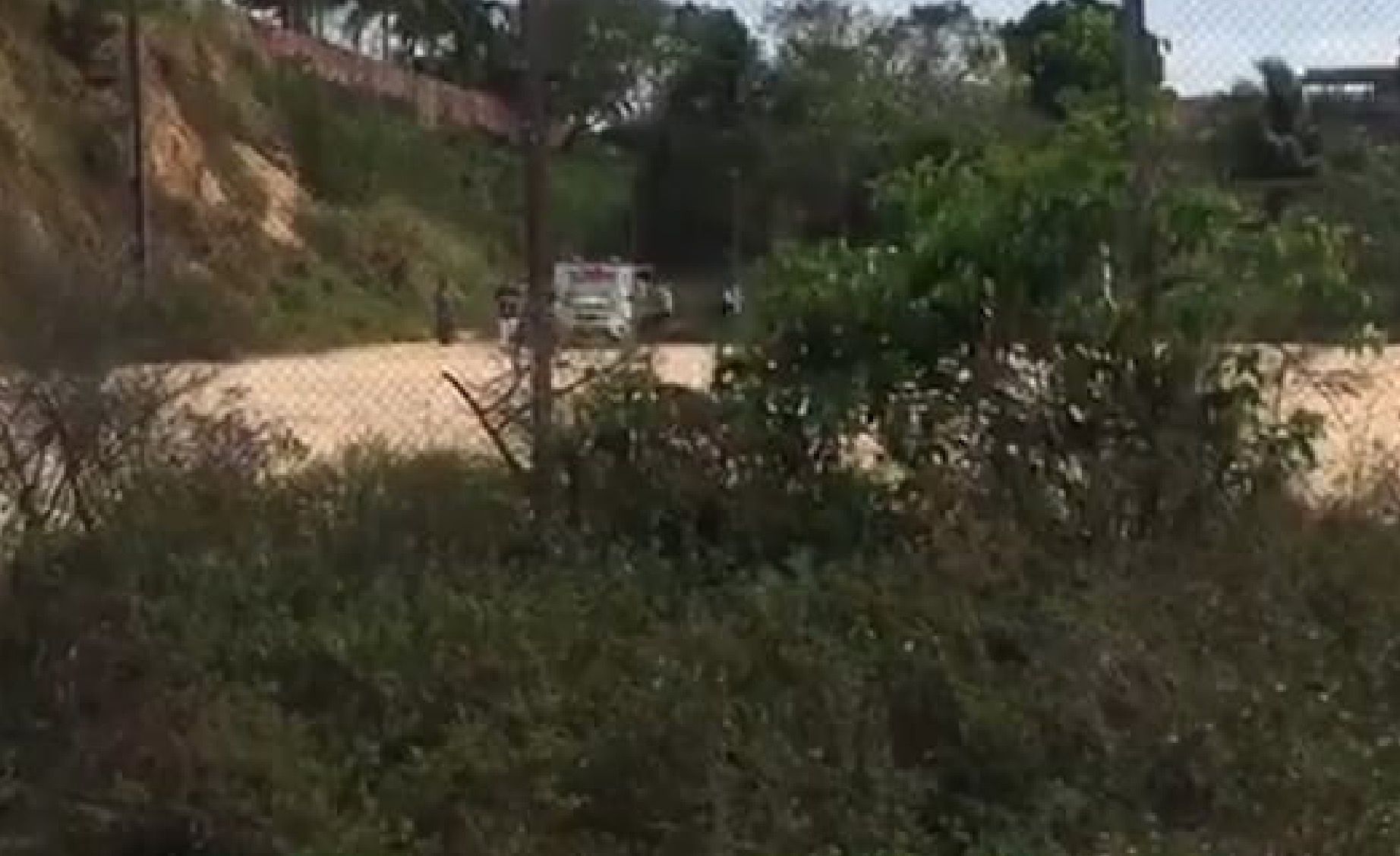 Corpo com mais de 15 facadas é encontrado em terreno na zona norte de Manaus 