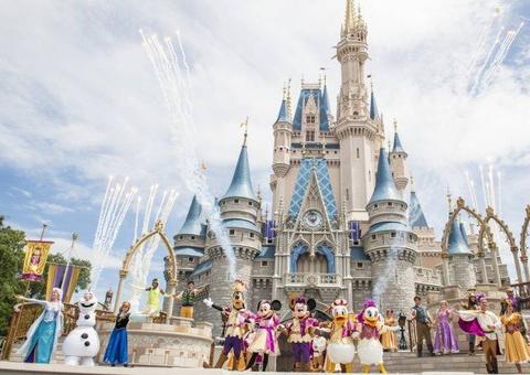 Polícia encontra corpo em chamas dentro de parque da Disney