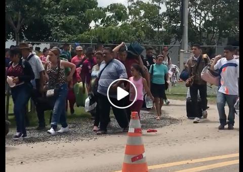  Após ataques em Pacaraima, venezuelanos saem do país escoltados pelo Exército