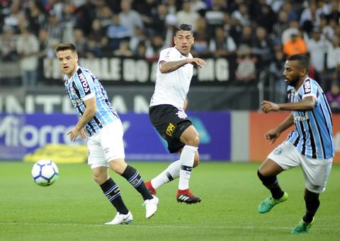 Corinthians tropeça no Grêmio e estaciona no Campeonato Brasileiro