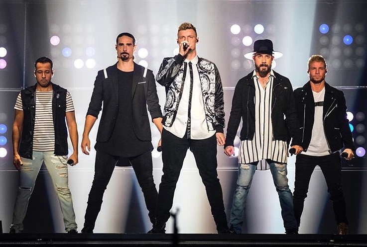 Tempestade atinge palco de show dos Backstreet Boys e 14 ficam ficam feridos