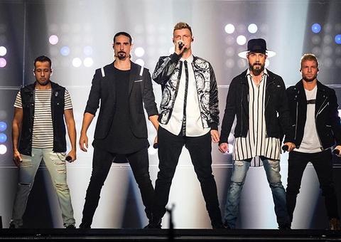 Tempestade atinge palco de show dos Backstreet Boys e 14 ficam ficam feridos