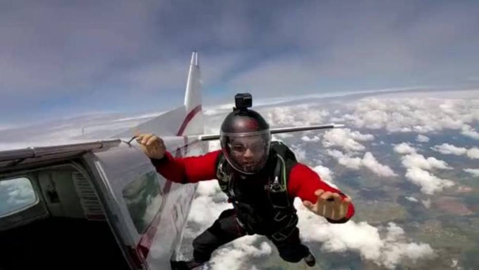 Paraquedista cai em rodovia e morre atropelado por carreta 