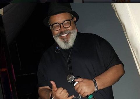 Jorge Aragão recebe alta após passar por cirurgia