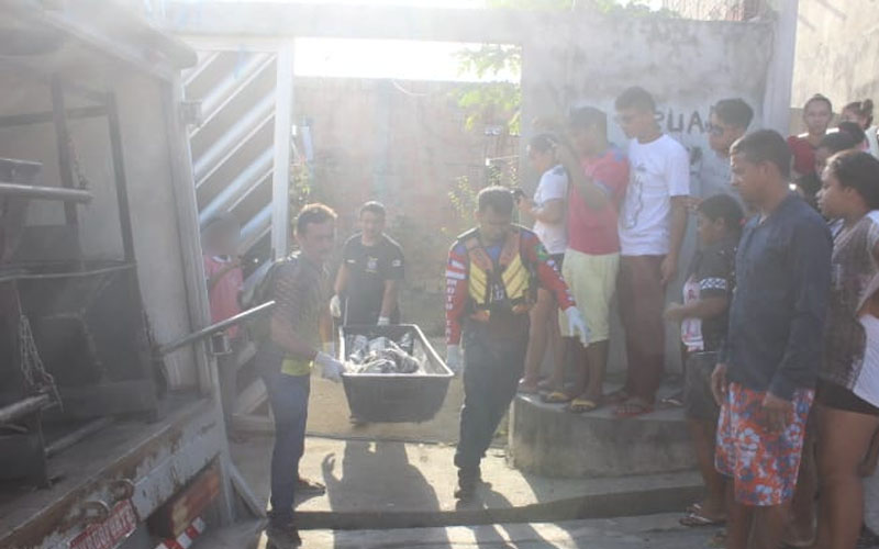 Após ouvirem gritos, vizinhos encontram mototaxista morto dentro de casa em Manaus